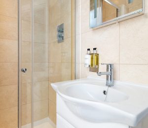 12 Clarence Square-Bathroom (4)